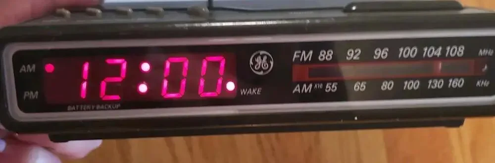 GE Digital Alarm Clock Radio AM/FM Model 7-4612A Faux Woodgrain Vintage